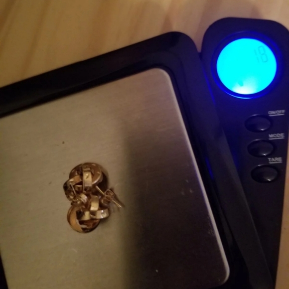 14kt Solid Gold Swirl Stud Earrings - Picture 7 of 7